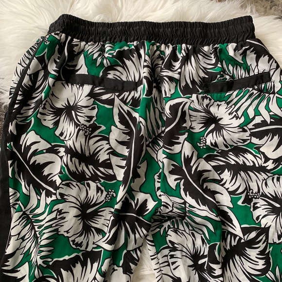 Daphnea - Vintage Green Floral Joggers - Picture 5 of 8